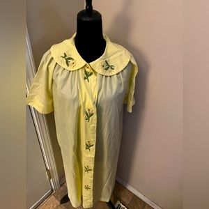 Epic Vintage piece!!Custom embroidered house dress with snaps- Pitch to Pitch 26